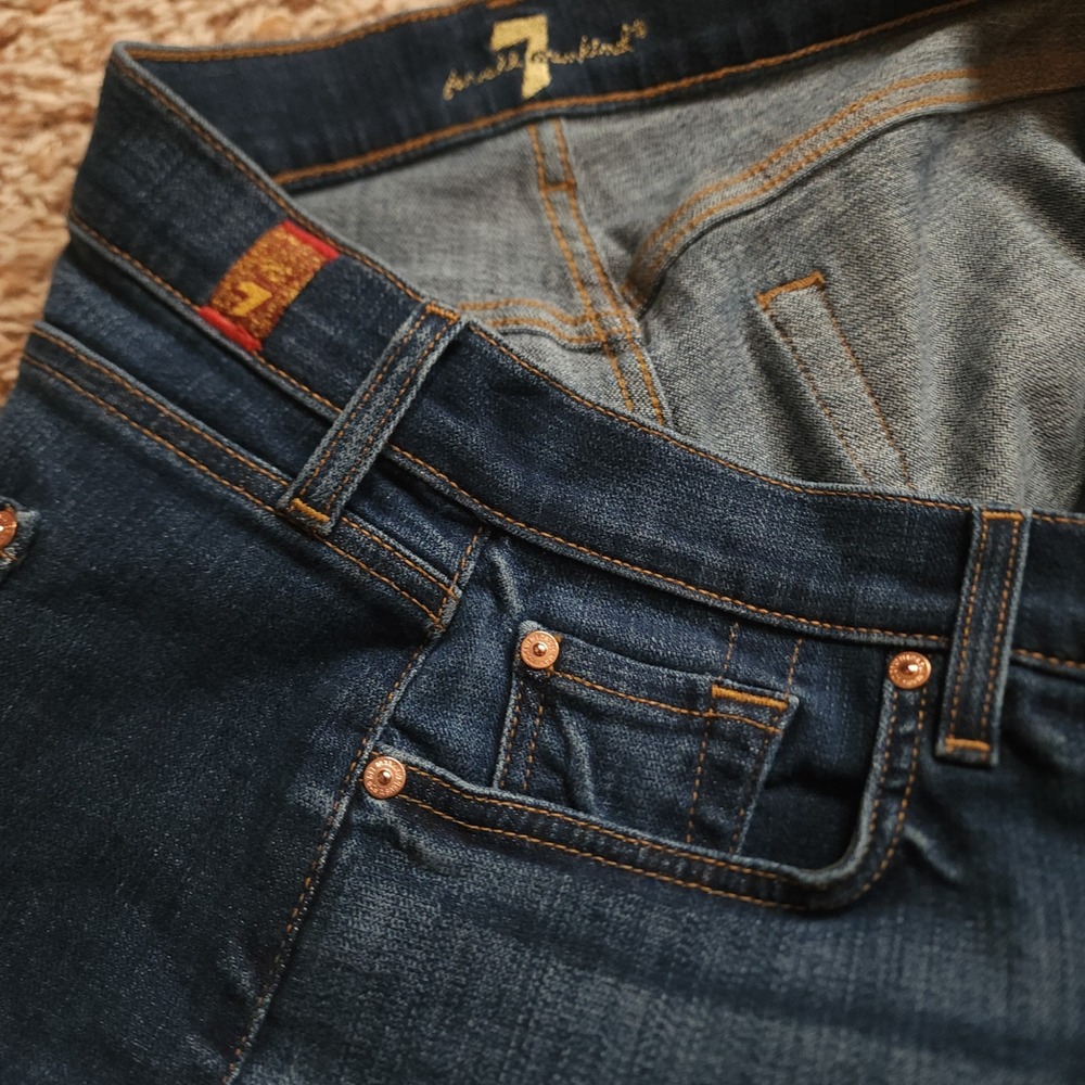 7 For All Mankind Relaxed Mid Roll Short Women 31 Dark Wash Denim Cuffed